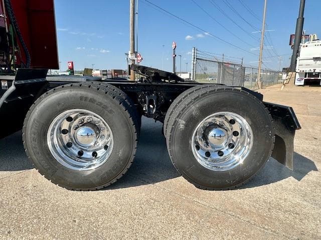 2022 Peterbilt 579 in Tulsa, OK — photo 8