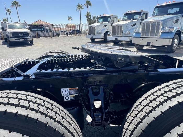 2026 Peterbilt 579 in San Diego, CA — photo 9