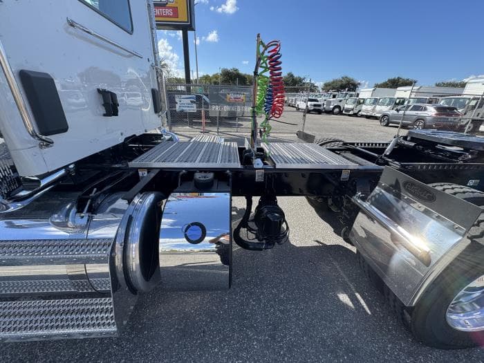 2026 Peterbilt 567 in Orlando, FL — photo 4