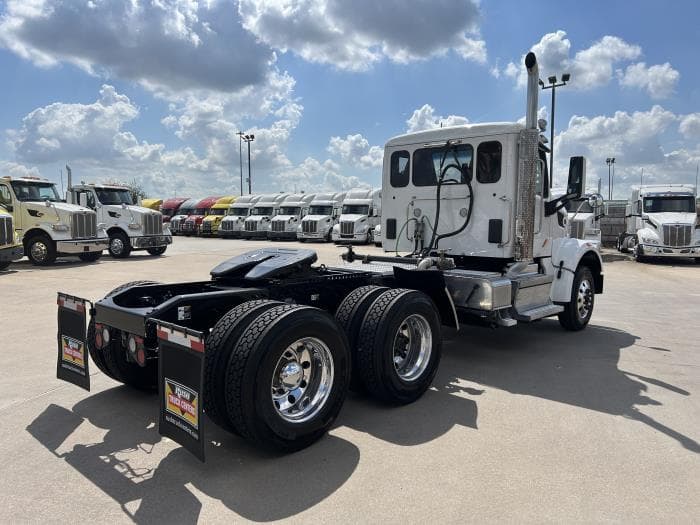 2020 Peterbilt 567 in Houston, TX — photo 6