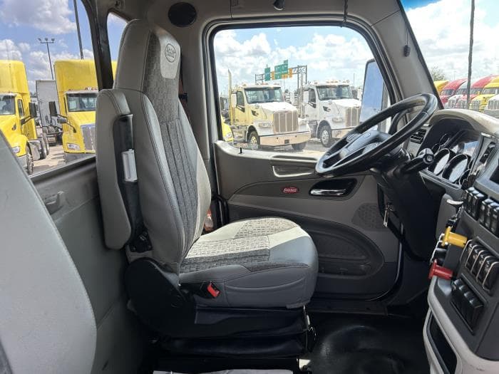 2020 Peterbilt 567 in Houston, TX — photo 24
