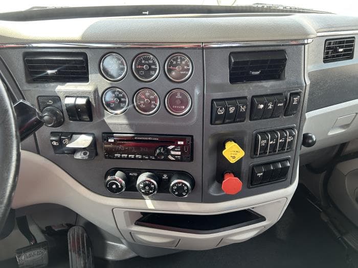 2020 Peterbilt 567 in Houston, TX — photo 30