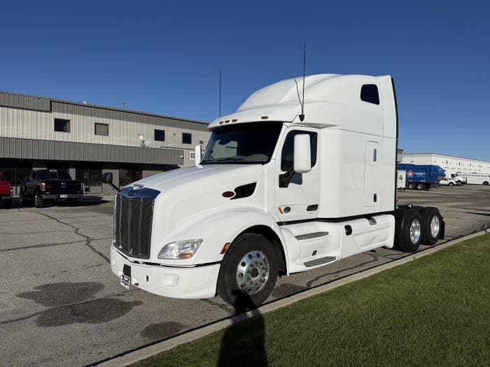 2022 Peterbilt 579 in Boise, ID — photo 2