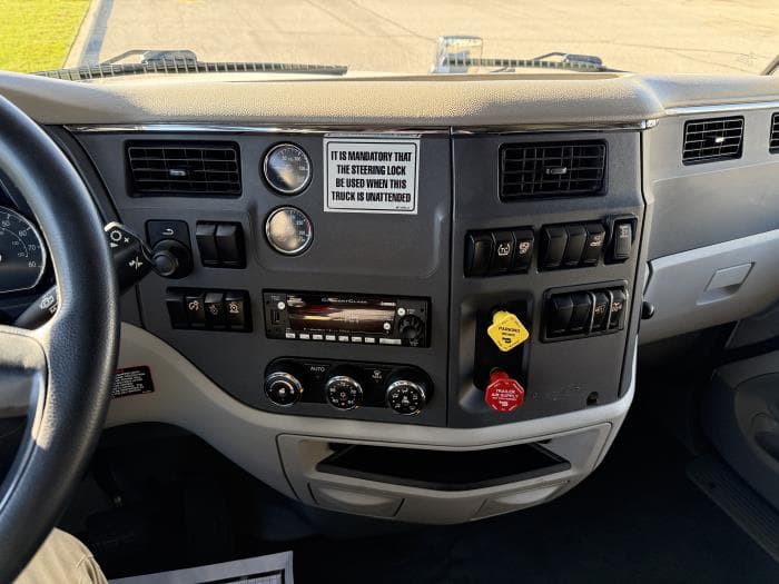 2022 Peterbilt 579 in Boise, ID — photo 13