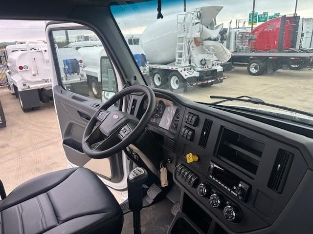 2026 Peterbilt 548 in Fort Worth, TX — photo 47