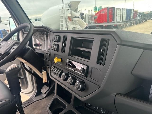 2026 Peterbilt 548 in Fort Worth, TX — photo 49