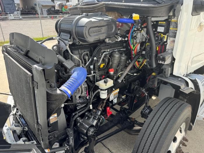 2022 Peterbilt 579 in Orlando, FL — photo 10