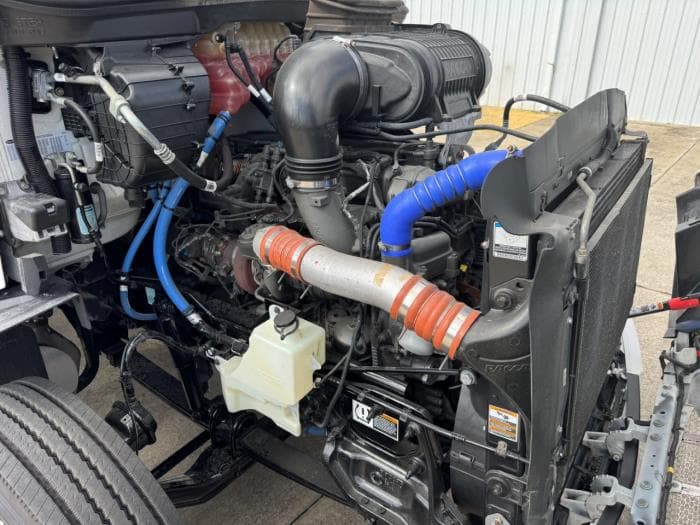 2022 Peterbilt 579 in Orlando, FL — photo 14