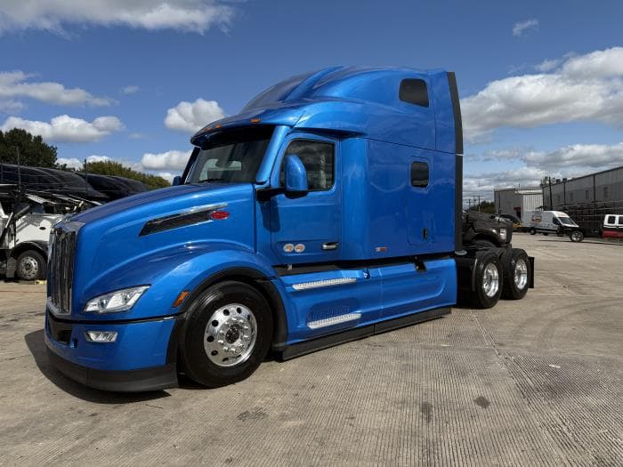 2026 Peterbilt 579 in Dallas, TX — photo 4