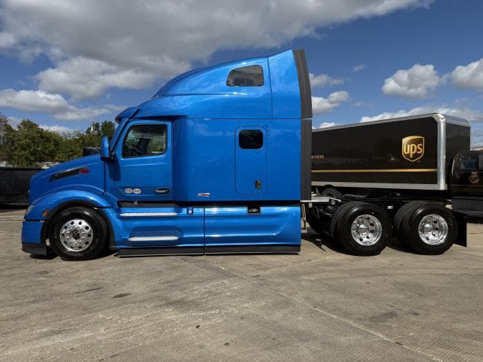 2026 Peterbilt 579 in Dallas, TX — photo 5