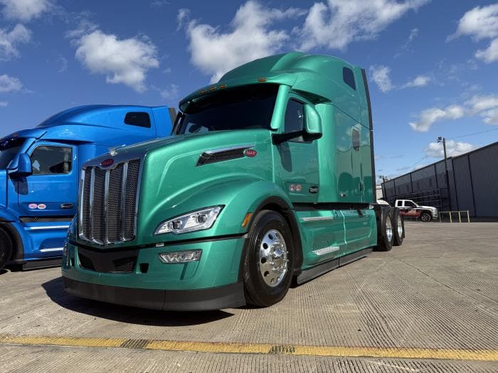 2026 Peterbilt 579 in Dallas, TX — photo 3