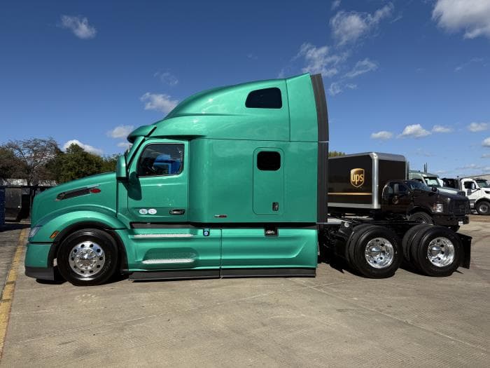 2026 Peterbilt 579 in Dallas, TX — photo 5