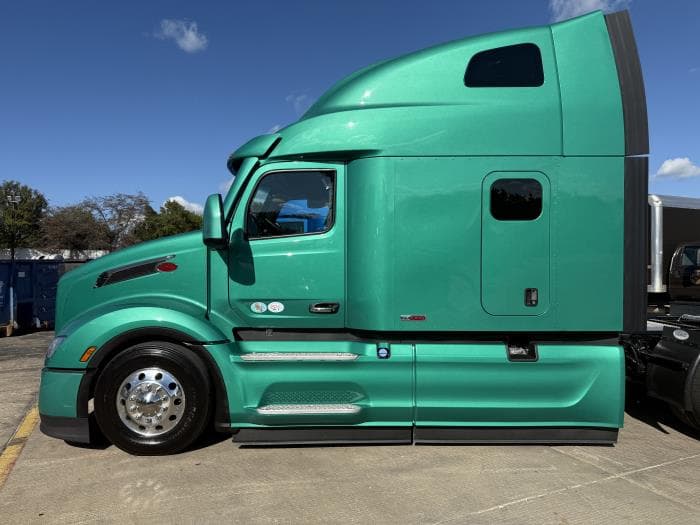 2026 Peterbilt 579 in Dallas, TX — photo 6