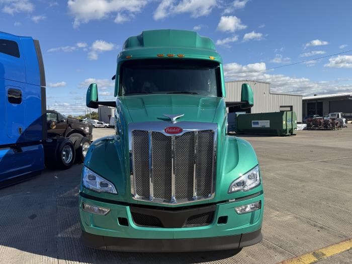 2026 Peterbilt 579 in Dallas, TX — photo 11