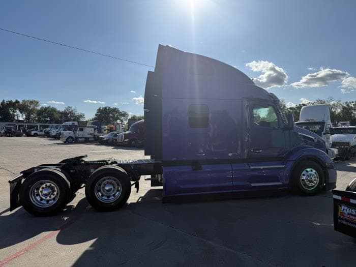 2026 Peterbilt 579 in Dallas, TX — photo 10