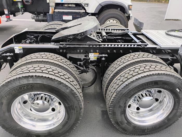 2022 Peterbilt 579 in Tampa, FL — photo 12