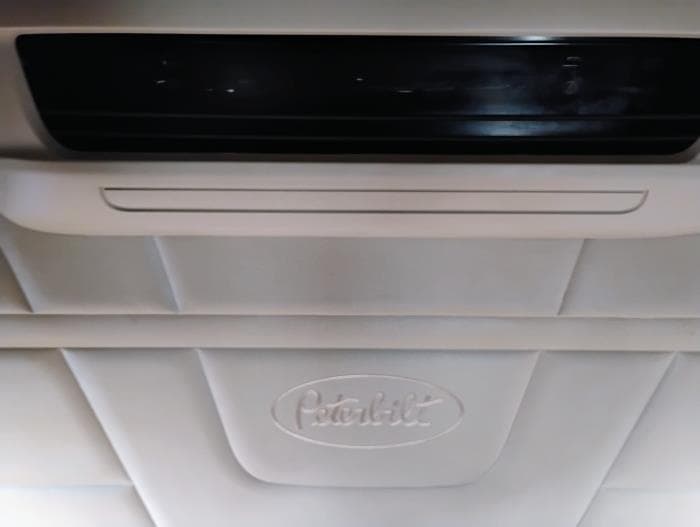 2022 Peterbilt 579 in Tampa, FL — photo 31