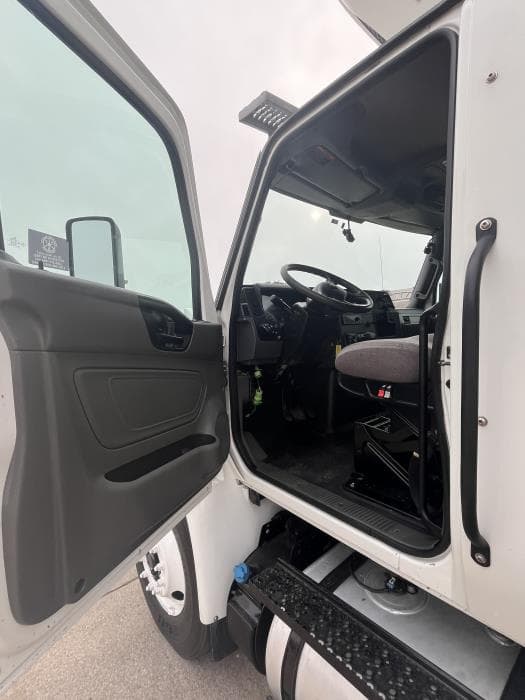 2022 International MV in Kansas City, MO — photo 13