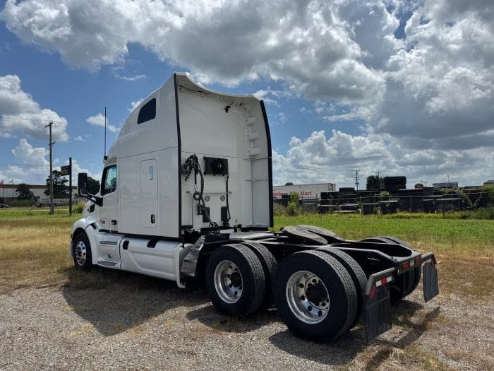 2021 Peterbilt 579 in North Little Rock, AR — photo 4