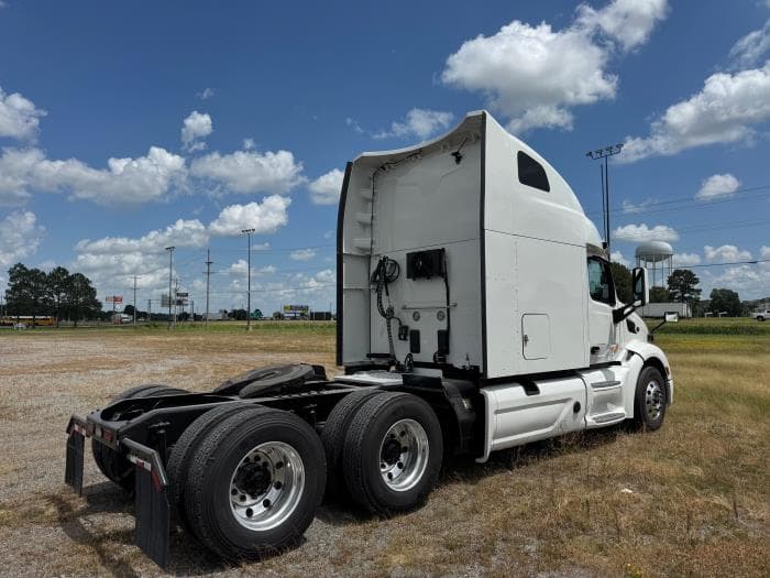2021 Peterbilt 579 in North Little Rock, AR — photo 8