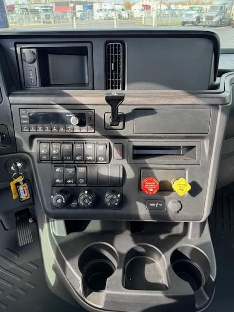 2026 International LT in Lima, OH — photo 12