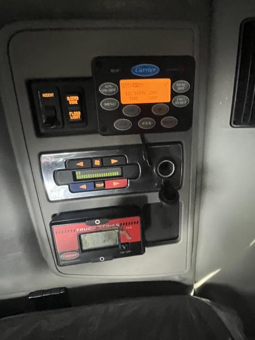 2022 International LT in Kansas City, MO — photo 15