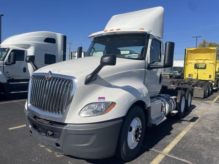 2019 International LT in Columbus, OH, OH — photo 3
