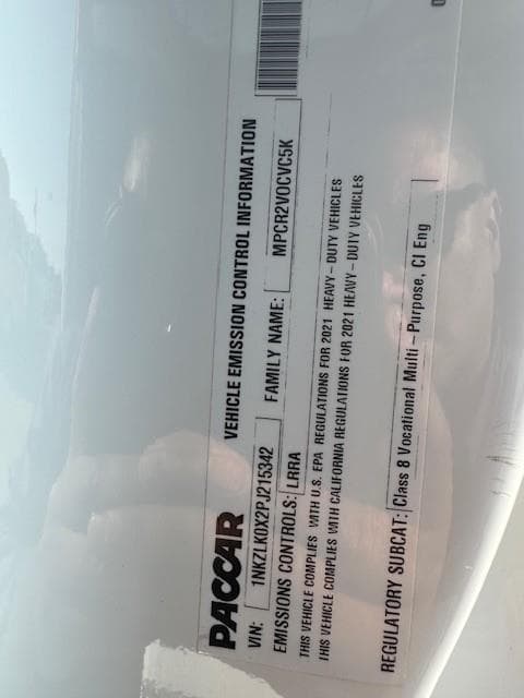 2023 Kenworth T880 in Fontana, CA — photo 2