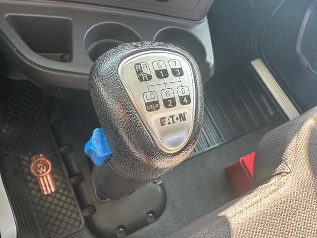 2023 Kenworth T880 in Fontana, CA — photo 5