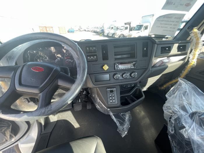 2026 Peterbilt 548 in Dallas, TX — photo 16