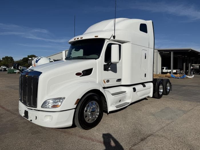 2022 Peterbilt 579 in Dallas, TX — photo 17