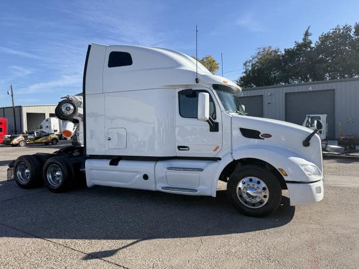 2022 Peterbilt 579 in Dallas, TX — photo 27