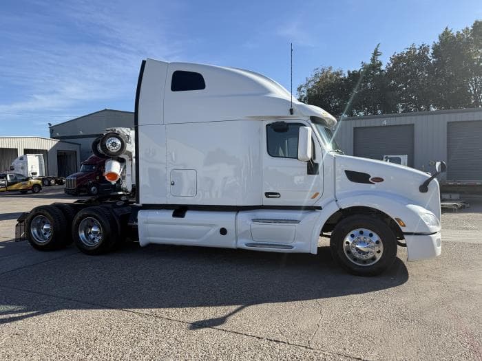 2022 Peterbilt 579 in Dallas, TX — photo 28