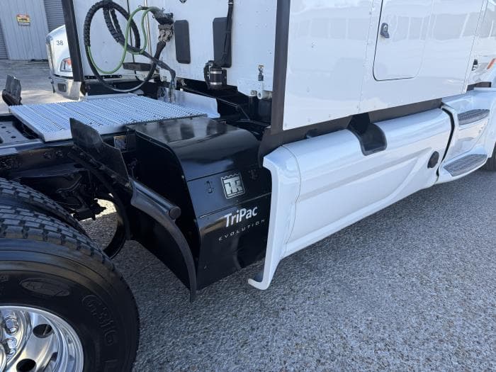 2022 Peterbilt 579 in Dallas, TX — photo 33