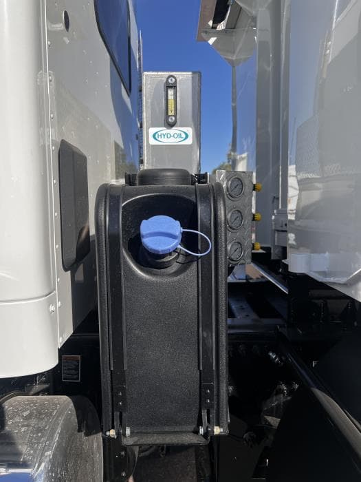 2026 Peterbilt 567 in Phoenix, AZ — photo 17