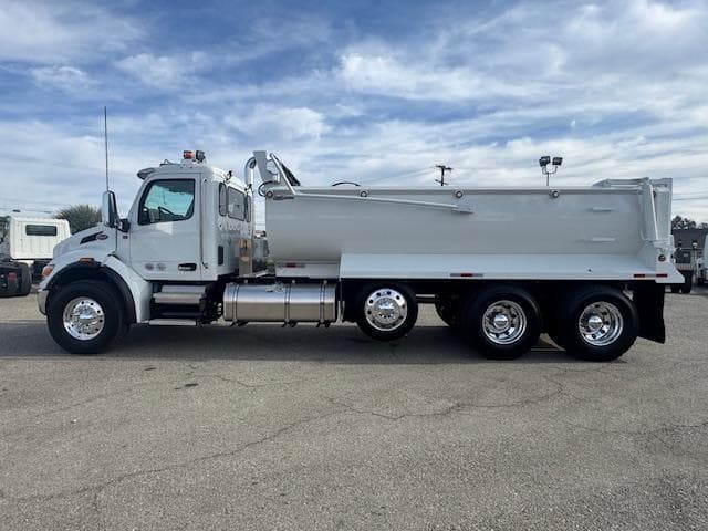 2026 Peterbilt 548 in Fontana, CA — photo 9