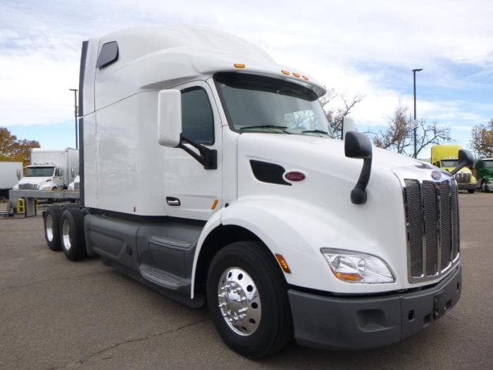 2021 Peterbilt 579 in Denver, CO — photo 9