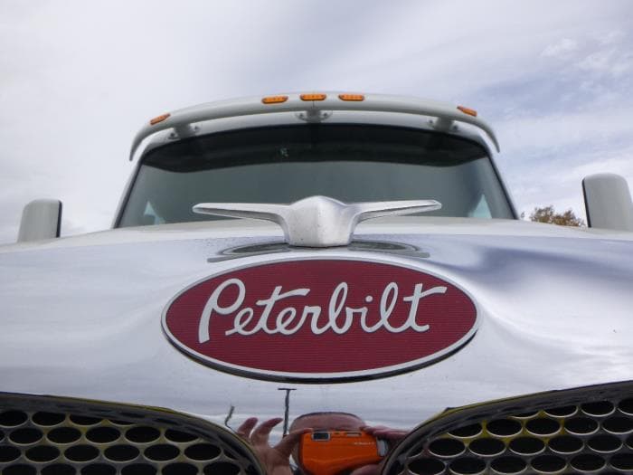 2021 Peterbilt 579 in Denver, CO — photo 11
