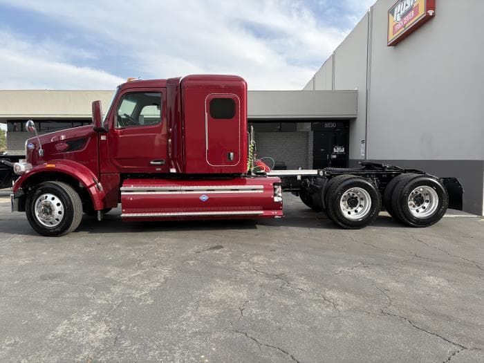 2024 Peterbilt 567 in Los Angeles, CA — photo 7