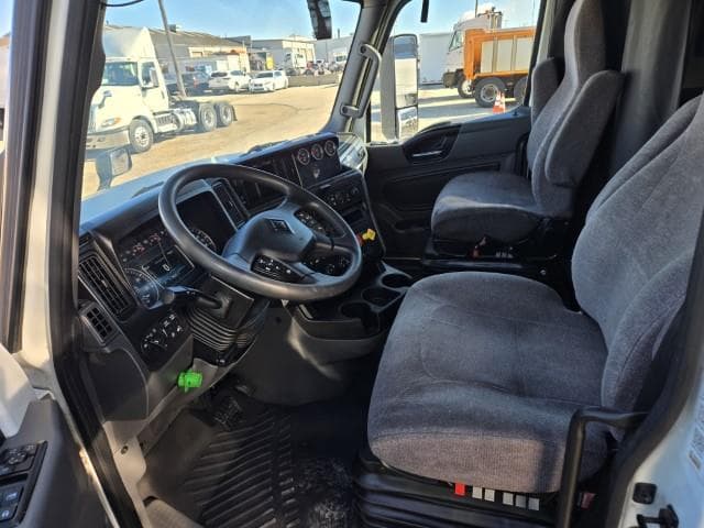 2023 International LT in Huntley, IL — photo 8