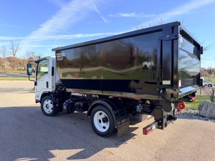 2025 Isuzu NRR in Dayton, OH — photo 7