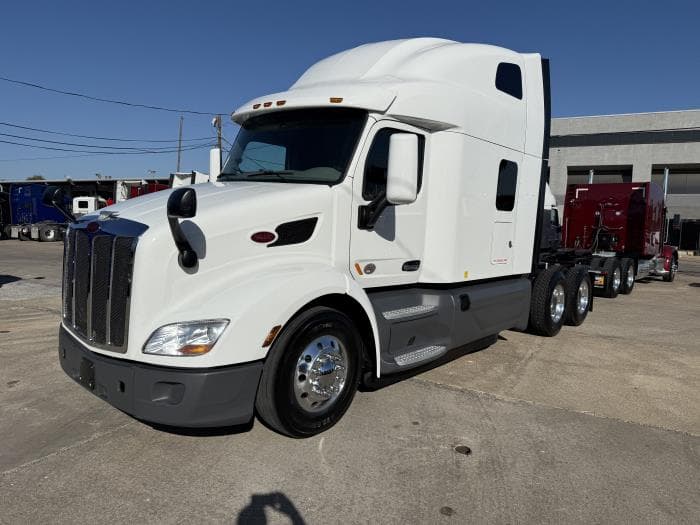 2021 Peterbilt 579 in Dallas, TX — photo 8