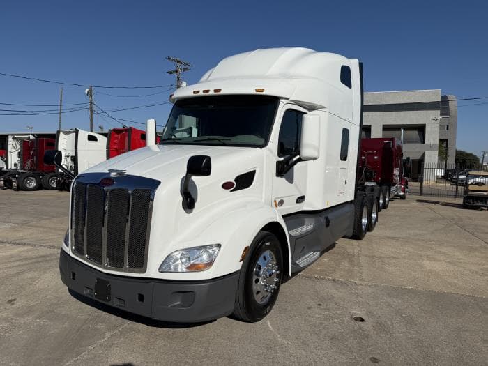 2021 Peterbilt 579 in Dallas, TX — photo 19