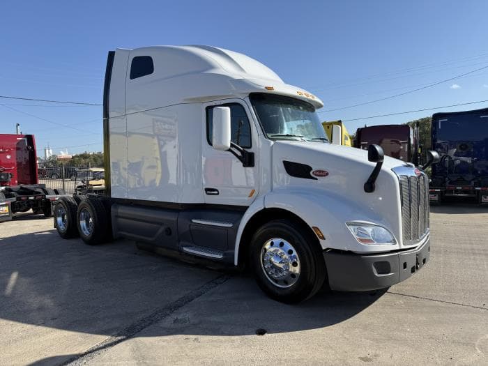 2021 Peterbilt 579 in Dallas, TX — photo 25