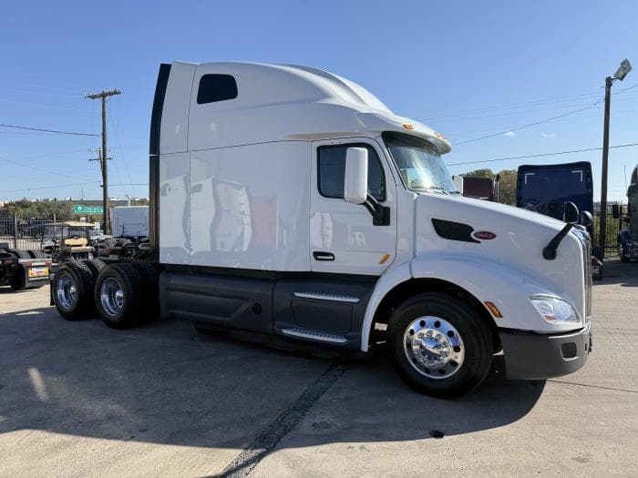 2021 Peterbilt 579 in Dallas, TX — photo 26