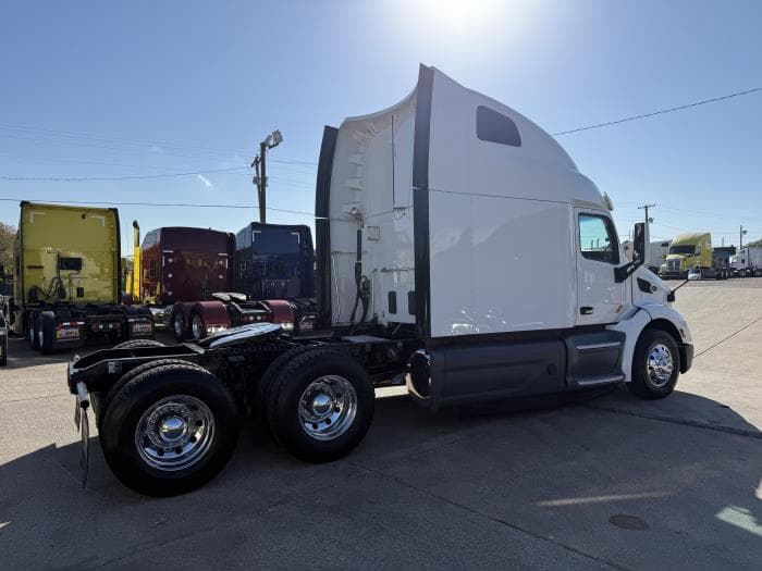 2021 Peterbilt 579 in Dallas, TX — photo 31