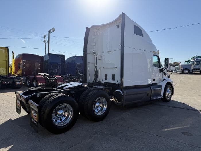 2021 Peterbilt 579 in Dallas, TX — photo 32