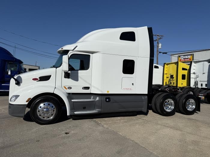 2021 Peterbilt 579 in Dallas, TX — photo 45