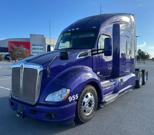 2021 Kenworth T680 in Pharr, TX — photo 2