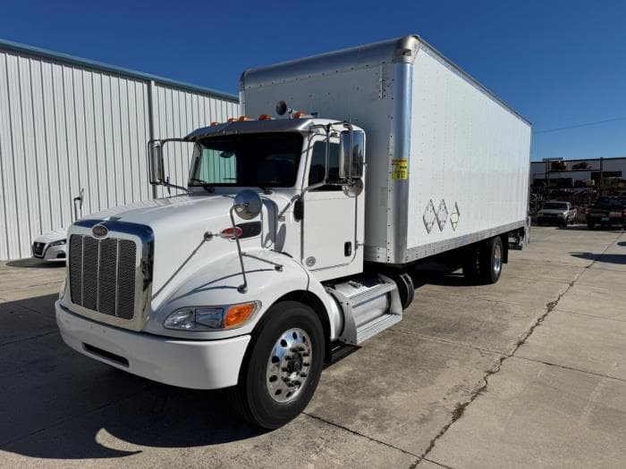 2020 Peterbilt 337 in Orlando, FL — photo 2